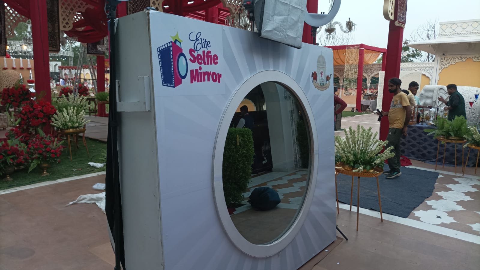 Elite Mirror Photobooth example 2