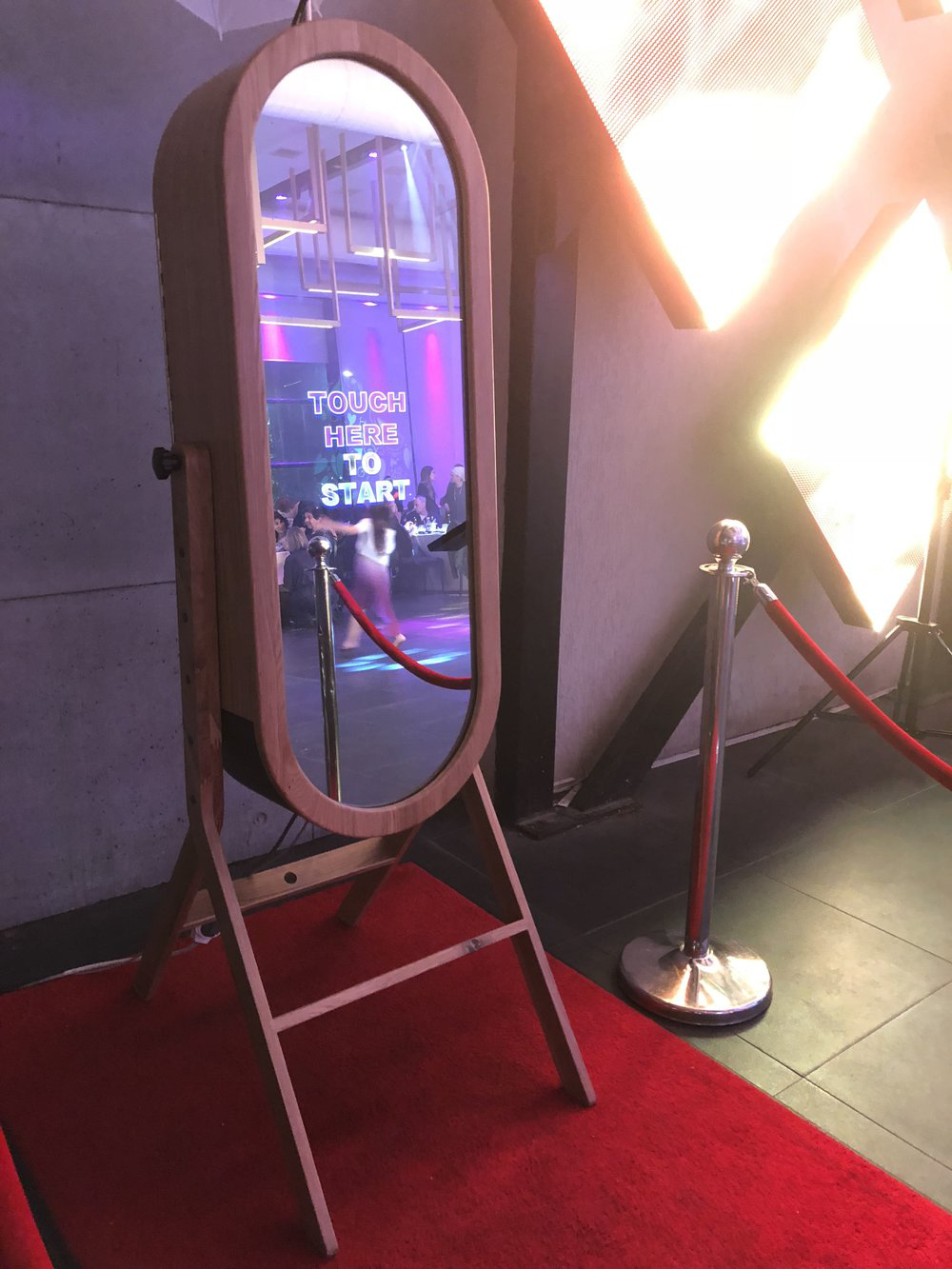 Retro Mirror Photobooth